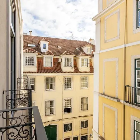 Plum Guide - Gusty Wind Lisboa